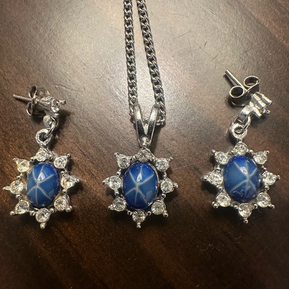 VTG 1970 Faux Blue Star Sapphire Rhinestone 18" Silver Tone Necklace & Earrings - Picture 4 of 6